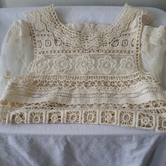 Tops - Picture 7 of 8